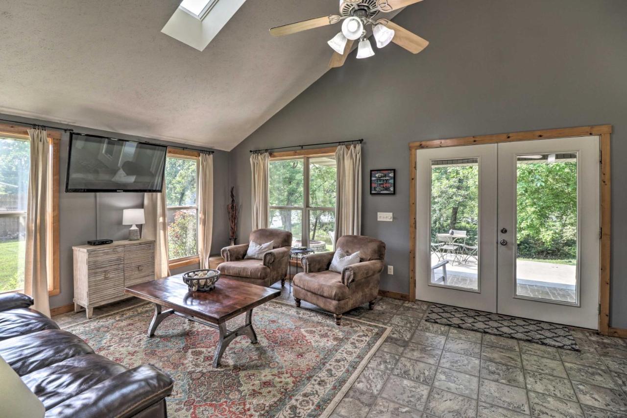 Mountain Home Cottage With Deck On White River! Gassville Εξωτερικό φωτογραφία