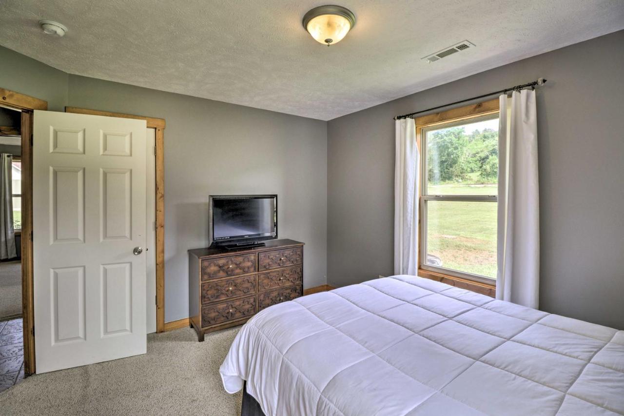 Mountain Home Cottage With Deck On White River! Gassville Εξωτερικό φωτογραφία