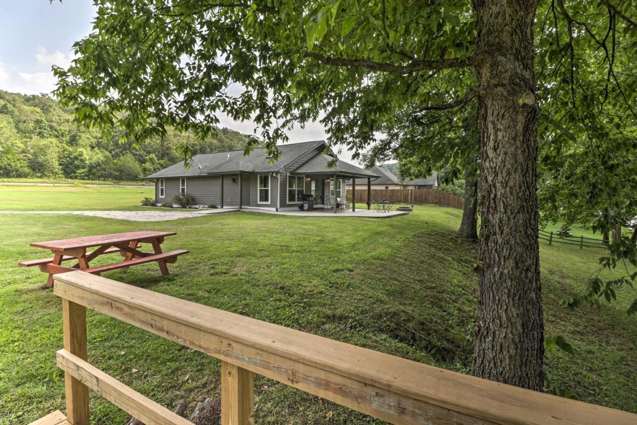 Mountain Home Cottage With Deck On White River! Gassville Εξωτερικό φωτογραφία